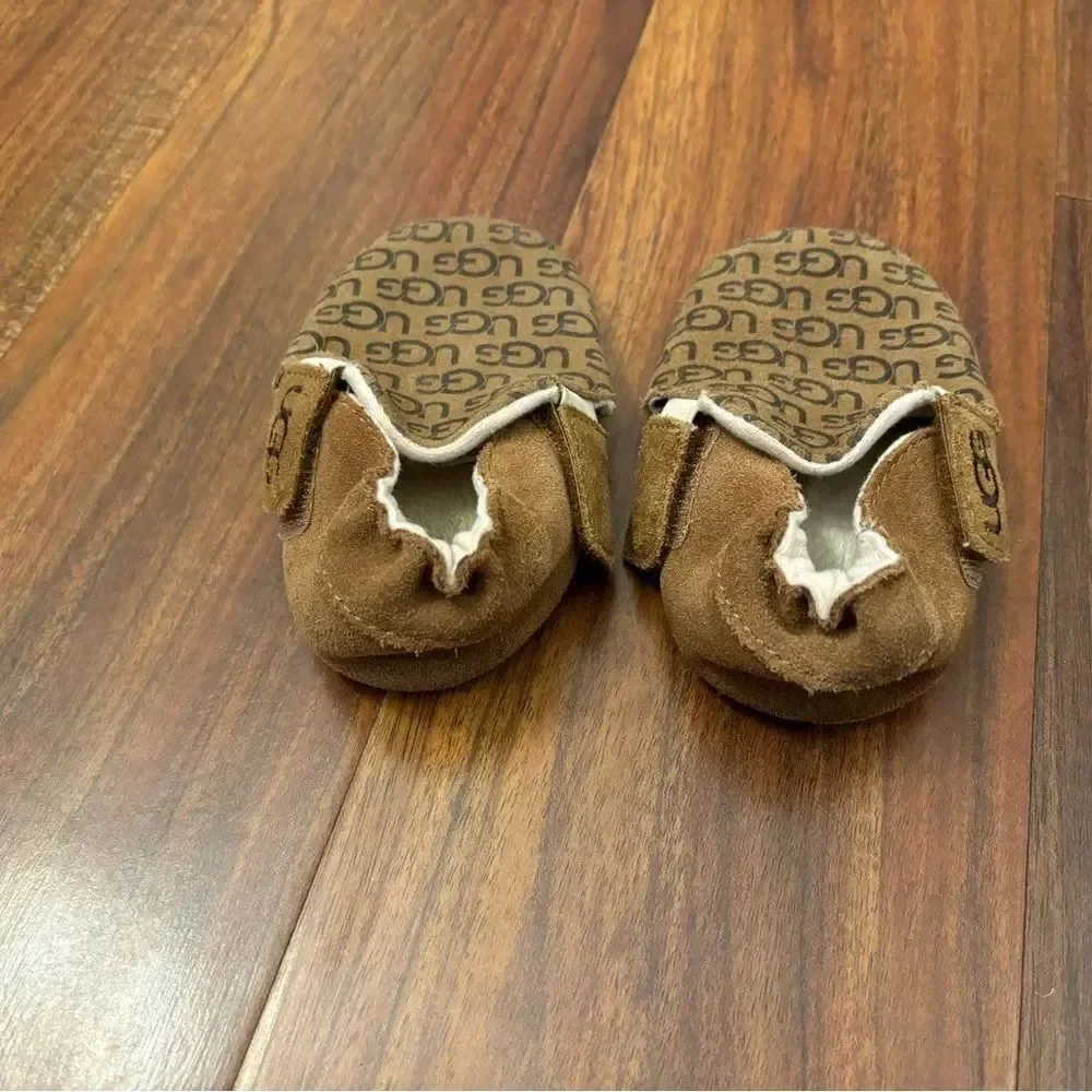 UGG Roos crib shoes chestnut slippers